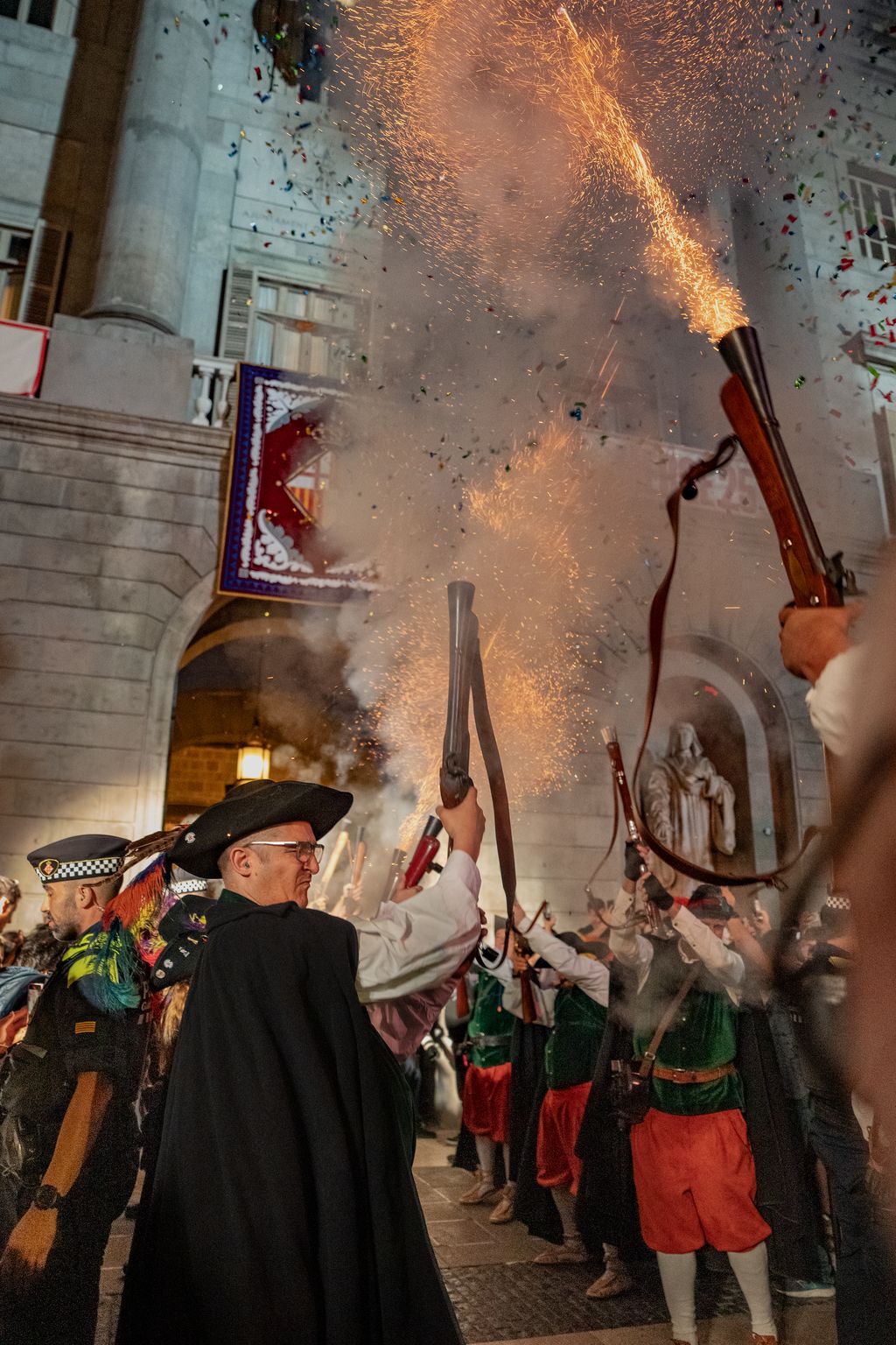 Galejada dels trabucaires de la Mercè 2025 a la porta de l’Ajuntament